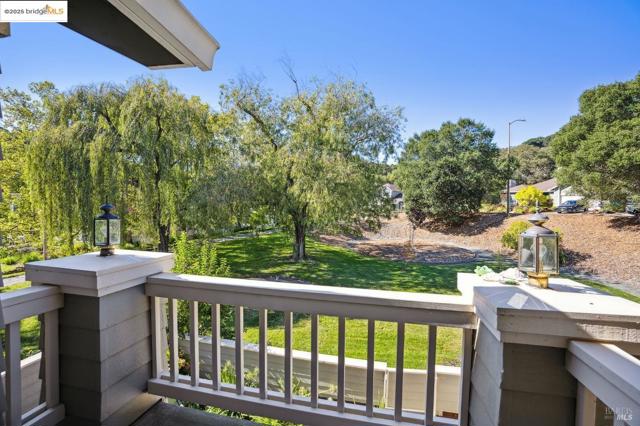61 Bridle Path Ln, Novato CA: https://media.crmls.org/mediaz/d1e2dc4d-1564-43ab-b58b-cb7518b422f1.jpg