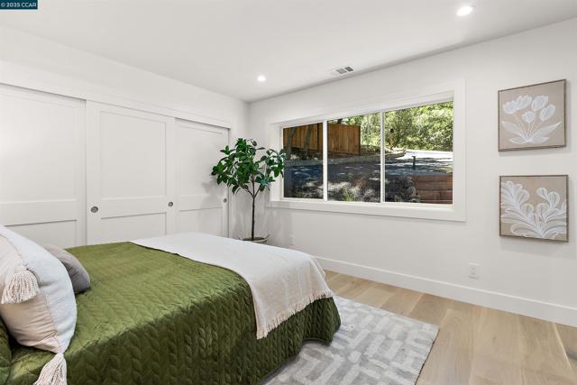 706 St Marys Rd, Lafayette CA: https://media.crmls.org/mediaz/d1e37d4a-99a2-4526-8a38-4f84dc02d981.jpg