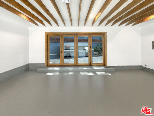 2252 Verde Oak Drive, Los Angeles CA: https://media.crmls.org/mediaz/d1e39228-29c6-4083-8d12-dbda3fca02cc.jpg