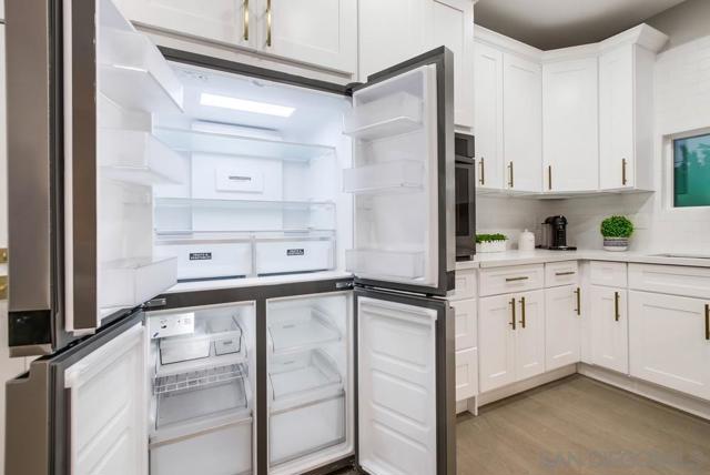 3122 Newell St, San Diego CA: https://media.crmls.org/mediaz/d1e431a3-f945-416c-bee2-538f8c31e59f.jpg