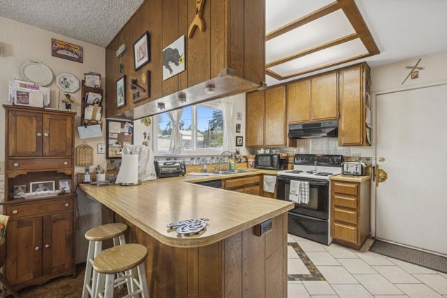 Detail Gallery Image 9 of 41 For 10684 Oak Creek, Lakeside,  CA 92040 - 3 Beds | 2 Baths