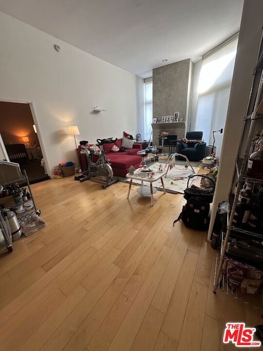 1240 S Corning Street, Los Angeles CA: https://media.crmls.org/mediaz/d1e4da42-1f80-4e87-a6be-46800218aaa4.jpg