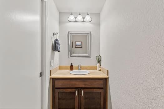 https://media.crmls.org/mediaz/d1e4f013-6f59-45cc-8e49-a951ef4cad60.jpg?preset=X-Large