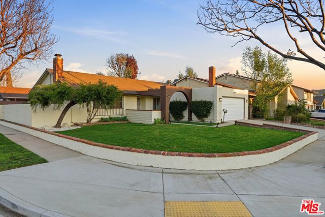 1954 Claudia Avenue photo 2