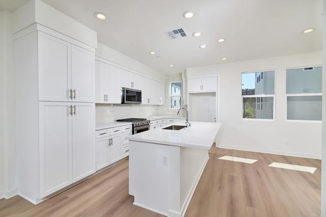 13932 Boyden Way, Mira Mesa CA: https://media.crmls.org/mediaz/d1e5ba2f-2ad5-42f7-9be3-40c72153ac7a.jpg