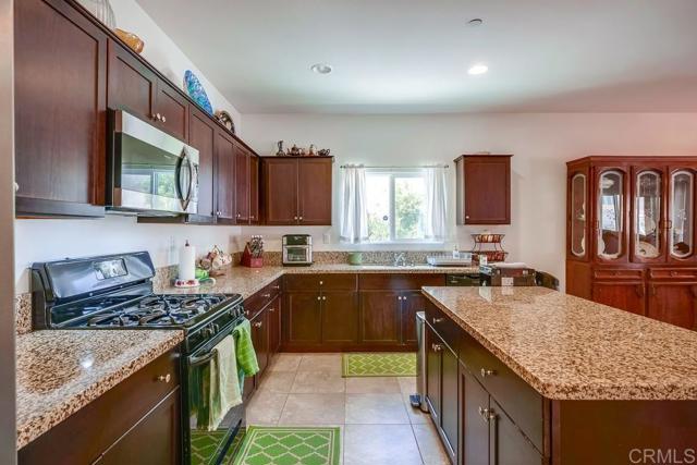 Detail Gallery Image 11 of 35 For 26812 Rodeo Ct, Winchester,  CA 92596 - 4 Beds | 2 Baths