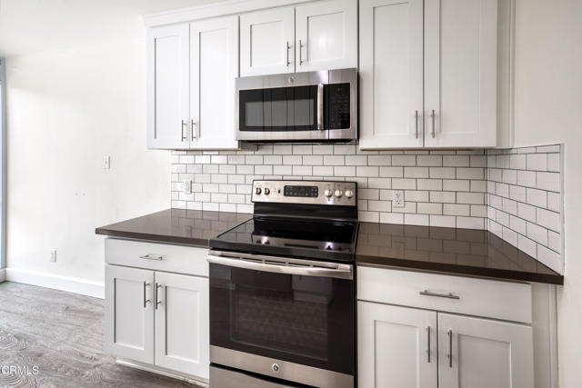 Detail Gallery Image 5 of 30 For 4041 via Marisol #210,  Los Angeles,  CA 90042 - 2 Beds | 2 Baths