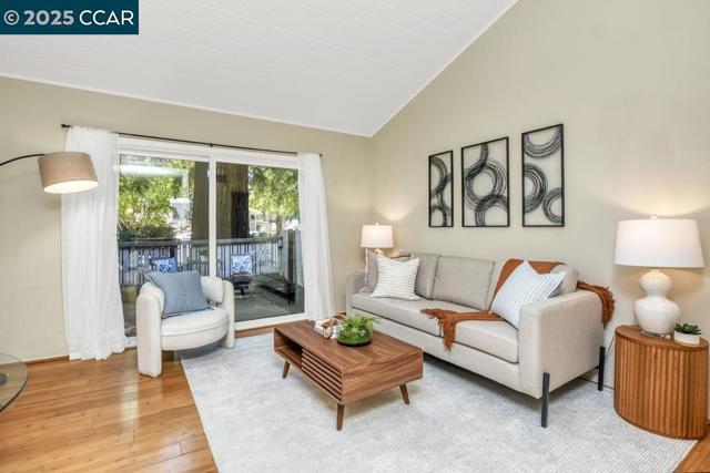 2708 Oak Rd, Walnut Creek CA: https://media.crmls.org/mediaz/d1e72b95-0829-42d5-bc7f-73a788dc6ed0.jpg