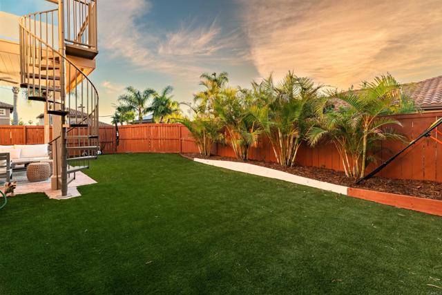 Detail Gallery Image 29 of 44 For 6443 Amethyst Way, Carlsbad,  CA 92011 - 4 Beds | 2/1 Baths