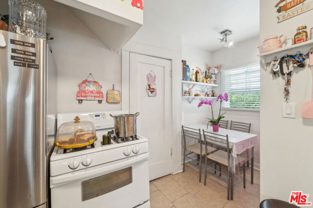1946 S La Salle Avenue, Los Angeles CA: https://media.crmls.org/mediaz/d1e8e35a-e269-489e-a951-1e9f0d490393.jpg