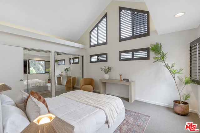 2131 Griffith Park Boulevard, Los Angeles CA: https://media.crmls.org/mediaz/d1e93bda-fa65-4ceb-98cc-26e6c11a9104.jpg