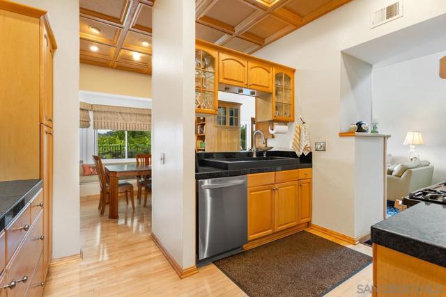 457 Arden Drive, Encinitas CA: https://media.crmls.org/mediaz/d1e9f7d9-ff08-49fa-817b-c7bea6a43bc8.jpg
