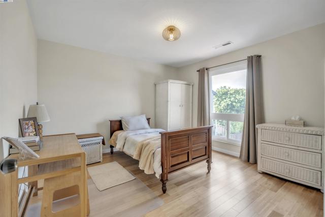 2380 Cabrillo Dr, Hayward CA: https://media.crmls.org/mediaz/d1e9f9ab-4635-4d8d-944d-fc0481b2f502.jpg