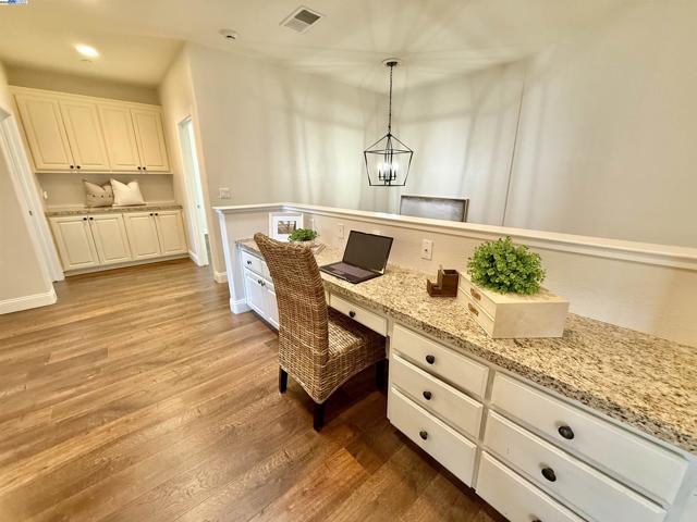1164 Lexington Way, Livermore CA: https://media.crmls.org/mediaz/d1ea82cb-2421-4c84-ae00-aa3545321746.jpg