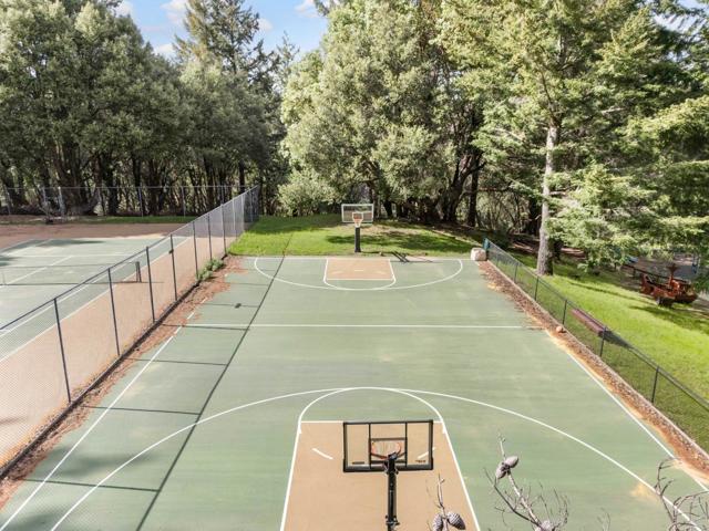 18319 Las Cumbres Road, Los Gatos CA: https://media.crmls.org/mediaz/d1eaf846-2c5d-4797-b0db-53077386c73f.jpg