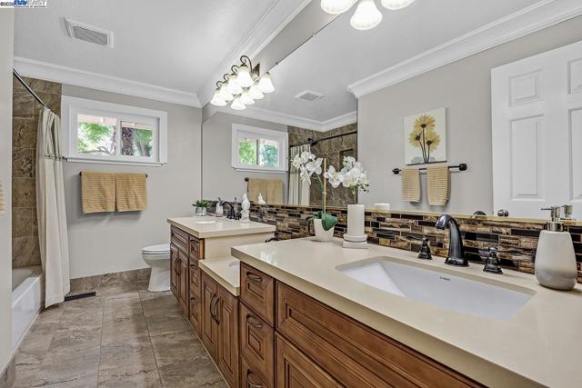 3693 Mohr Ave, Pleasanton CA: https://media.crmls.org/mediaz/d1eb9e05-d873-4167-a04f-128fad2dadc8.jpg