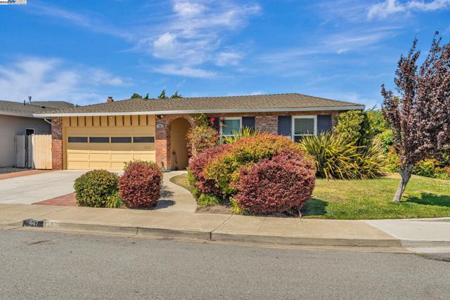 947 Crane Ave, Foster City CA: https://media.crmls.org/mediaz/d1ebaa48-a177-4d50-ae6c-63e09a638a97.jpg