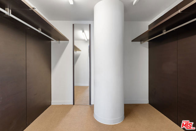 6250 HOLLYWOOD Boulevard, Los Angeles CA: https://media.crmls.org/mediaz/d1ec00fe-d5ab-4521-b229-084bc8d804cf.jpg