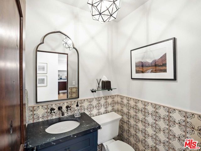 4057 Farmdale Avenue, Studio City CA: https://media.crmls.org/mediaz/d1ec92df-5c0e-4fdd-a166-1fd5d1f40d61.jpg