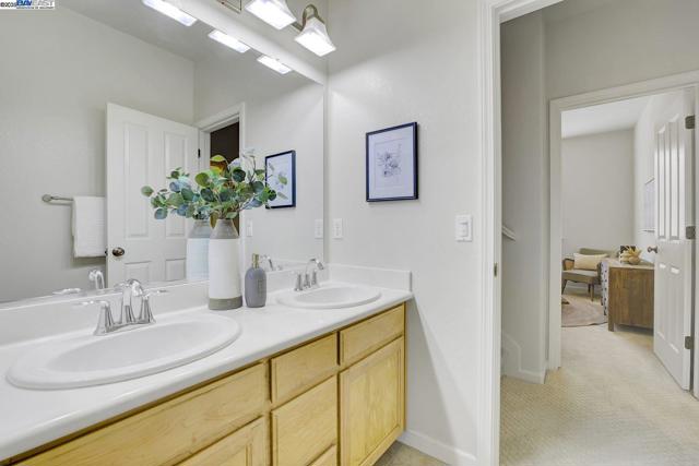 5092 Fioli Loop, San Ramon CA: https://media.crmls.org/mediaz/d1ecd826-32e6-452b-8e36-4f3e874c7d66.jpg