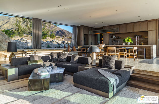 2215 Vista Distancia Court, Palm Springs, CA 92262