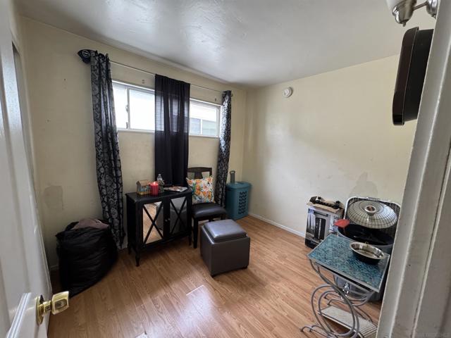4046 4048 Eta St, San Diego CA: https://media.crmls.org/mediaz/d1ed3ff4-f0e7-49ef-8fea-89ff6a49742d.jpg