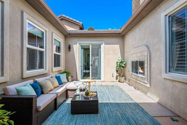 40844 Piazza Del Paradiso, Indio CA: https://media.crmls.org/mediaz/d1ed81ad-830f-433c-ad8f-97e8ef9a3d54.jpg