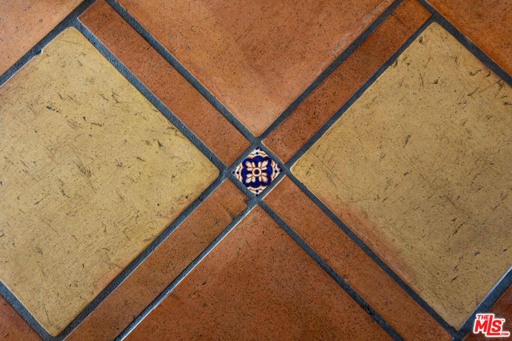 https://media.crmls.org/mediaz/d1ed8834-2551-4112-b0cd-82c15a4a3e24.jpg?preset=X-Large