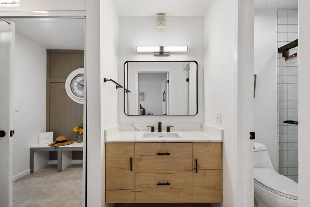 5 Admiral Dr, Emeryville CA: https://media.crmls.org/mediaz/d1edadfd-caa2-40a2-951a-afaeac909b5c.jpg