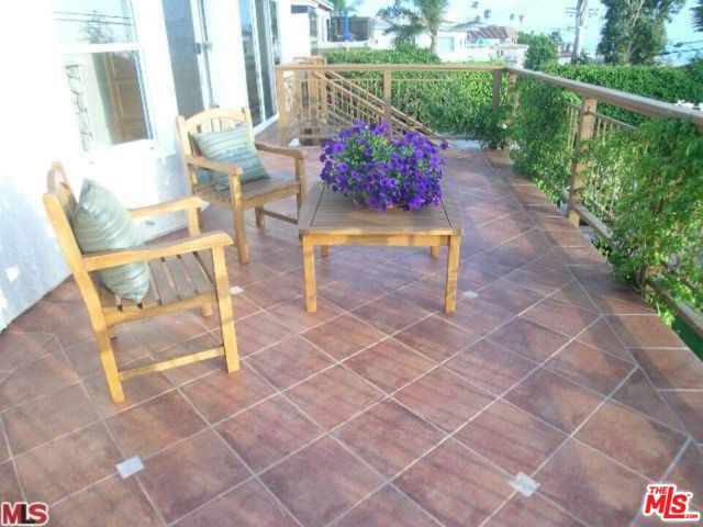7009 RINDGE Avenue, Playa del Rey CA: https://media.crmls.org/mediaz/d1f093a4-96da-483b-bec4-0faa8a1c7472.jpg