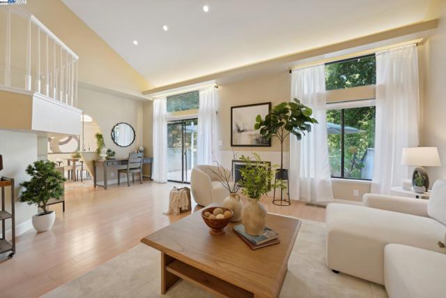 108 Kingswood Cir, Danville CA: https://media.crmls.org/mediaz/d1f0e4df-b132-4156-9efc-95daca934cd3.jpg