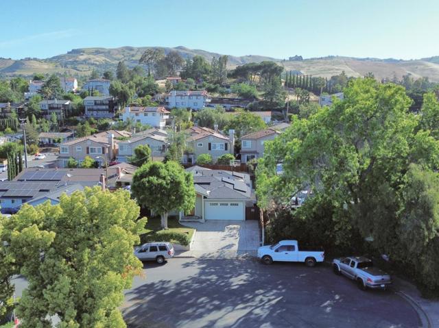 3432 Dominick Court, San Jose CA: https://media.crmls.org/mediaz/d1f14134-6f3a-48ef-9998-5335b299c790.jpg