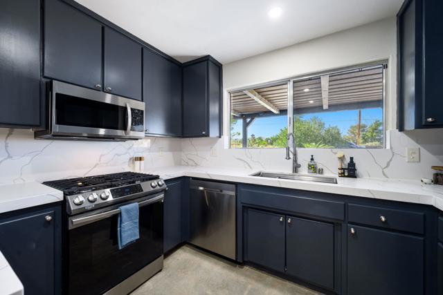 8799 Palomar Avenue, Yucca Valley CA: https://media.crmls.org/mediaz/d1f24488-fe19-49dc-80a7-19cfaaf3b67c.jpg