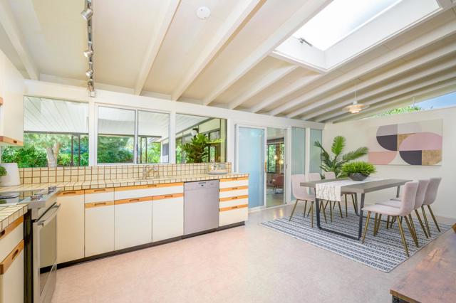 3129 Stelling Drive, Palo Alto CA: https://media.crmls.org/mediaz/d1f2d5fb-aaf0-416a-8d58-9e07a2c0a8b1.jpg