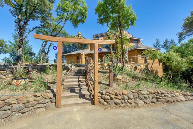 18467 Las Cumbres Road, Los Gatos CA: https://media.crmls.org/mediaz/d1f32d06-a1ca-49fe-8cbe-0d4105d0b0cd.jpg