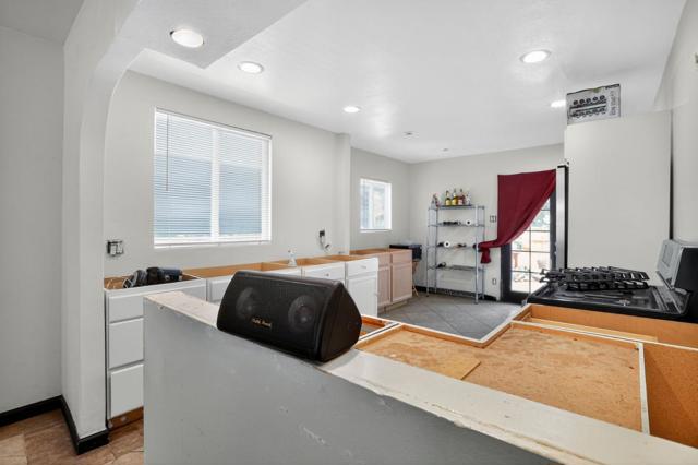 7000 Arthur Street, Oakland CA: https://media.crmls.org/mediaz/d1f344e4-1bd8-4b73-9346-5de1414d0d20.jpg