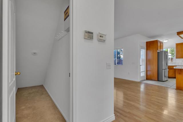 Detail Gallery Image 6 of 39 For 1552 Elizabeth Ln, El Cajon,  CA 92019 - 3 Beds | 2/1 Baths