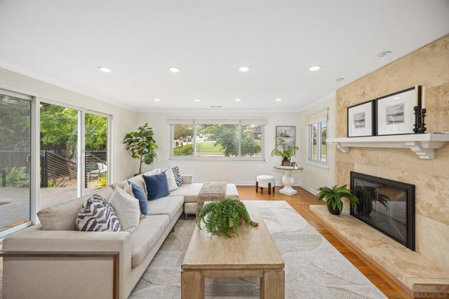 3602 Hyacinth Dr, San Diego CA: https://media.crmls.org/mediaz/d1f40ed6-0423-4d82-bdce-0a6893144ce8.jpg