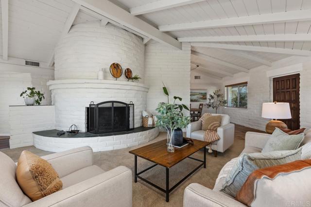 2873 Verda Avenue, Escondido CA: https://media.crmls.org/mediaz/d1f4b5f2-ca6f-43d2-9486-61811ba77670.jpg