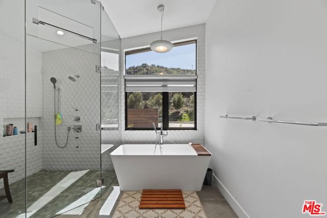 31830 Lobo Canyon, Agoura Hills CA: https://media.crmls.org/mediaz/d1f54046-dcb9-41b3-b666-76f768c06ded.jpg