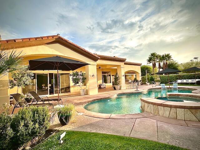 16 Villaggio Place, Rancho Mirage CA: https://media.crmls.org/mediaz/d1f5c2f6-262e-4e49-837b-5f0331675f16.jpg