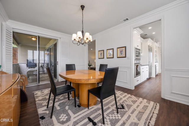 380 S Orange Grove Boulevard, Pasadena CA: https://media.crmls.org/mediaz/d1f5dce3-d547-4487-bf76-4d50cd84dd33.jpg