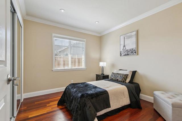 1662 Washington Street, San Mateo CA: https://media.crmls.org/mediaz/d1f6ecc1-61e5-49e4-bea8-32372f8450e3.jpg