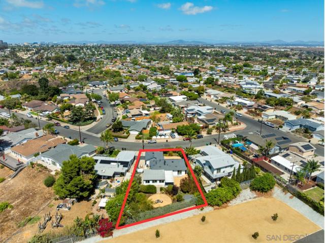 4179 Galt St, San Diego CA: https://media.crmls.org/mediaz/d1f70ec4-794a-475c-ac04-56a9d9fddf6d.jpg