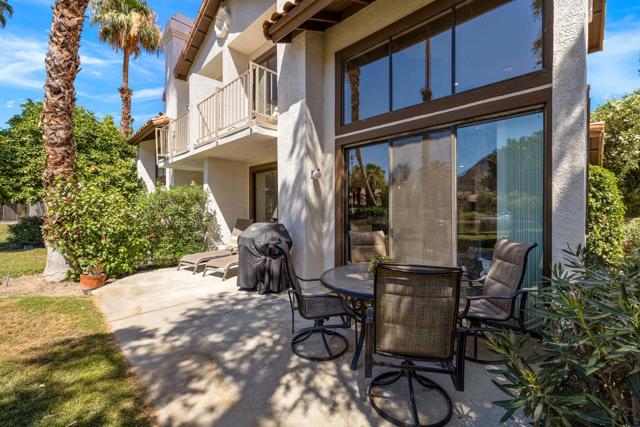 79822 Olympia Fields, La Quinta CA: https://media.crmls.org/mediaz/d1f719b2-d554-4a0f-b96e-43f48ee4d9ee.jpg