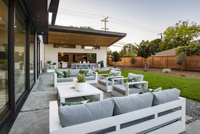 1080 Cotton Street, Menlo Park CA: https://media.crmls.org/mediaz/d1f719d8-0f37-4397-93e5-0020e3f6f5ba.jpg