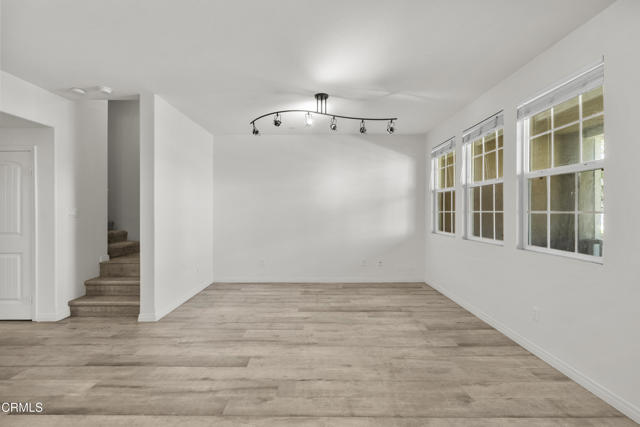 Detail Gallery Image 5 of 40 For 3016 Moonlight Park Ave, Oxnard,  CA 93036 - 3 Beds | 2/1 Baths