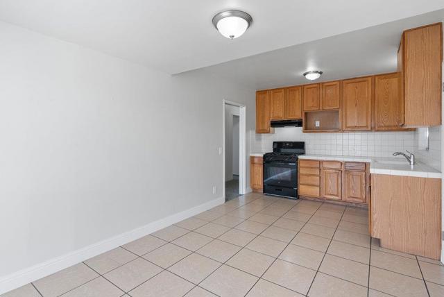 160 Napa Street, Watsonville CA: https://media.crmls.org/mediaz/d1f8e3aa-709a-4119-8824-68197798b257.jpg