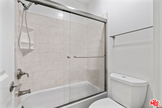 10982 ROEBLING Avenue, Los Angeles CA: https://media.crmls.org/mediaz/d1f900da-1a8e-4a4e-9464-02309b37ced5.jpg
