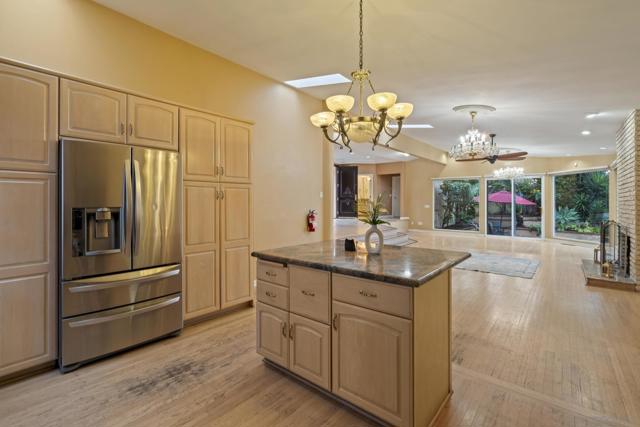 Image 6 of 37 For 6430 La Jolla Scenic Dr S